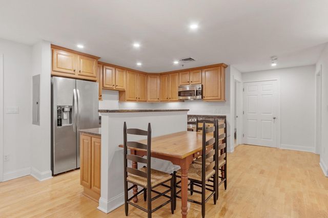 95 Conant St 214, Concord, MA 01742