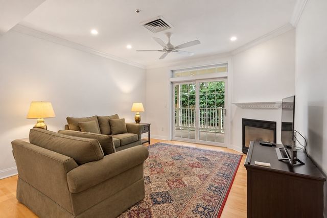 95 Conant St 214, Concord, MA 01742
