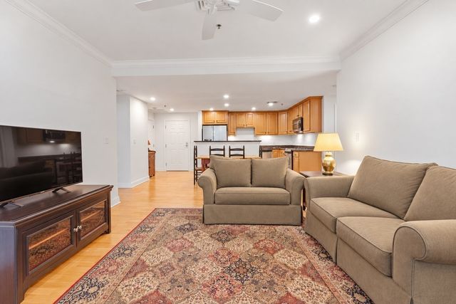 95 Conant St 214, Concord, MA 01742