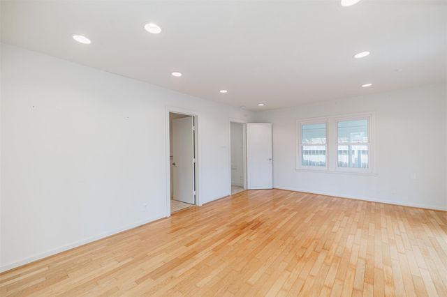 2438 Albans Road, Houston, TX 77005