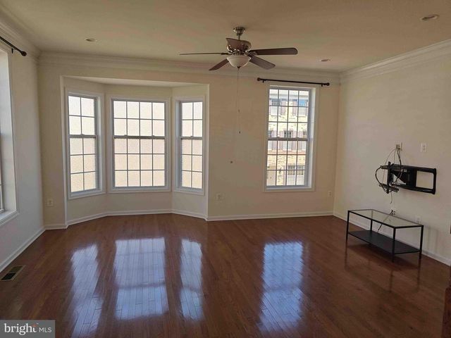 22551 CAMBRIDGEPORT SQ, Ashburn, VA 20148