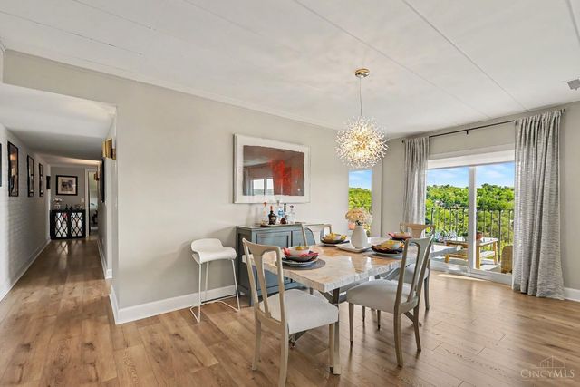 880 Rue De La Paix, Cincinnati, OH 45220