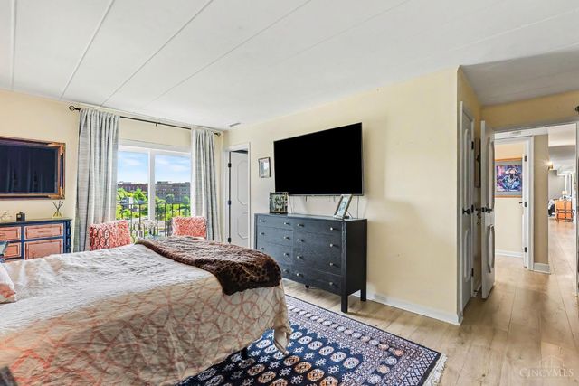 880 Rue De La Paix, Cincinnati, OH 45220