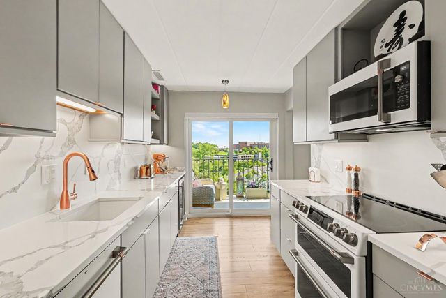 880 Rue De La Paix, Cincinnati, OH 45220