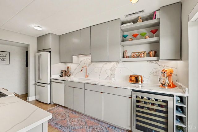 880 Rue De La Paix, Cincinnati, OH 45220
