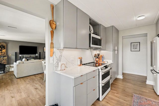 880 Rue De La Paix, Cincinnati, OH 45220