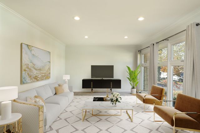 1913 Milton Avenue, Northbrook, IL 60062