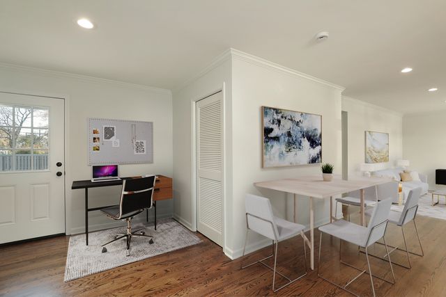 1913 Milton Avenue, Northbrook, IL 60062