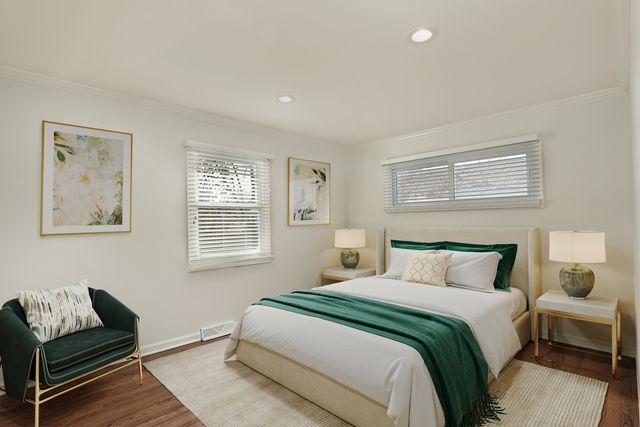 1913 Milton Avenue, Northbrook, IL 60062