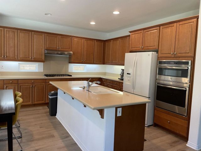 5563 Gamay Way, San Diego, CA 92130