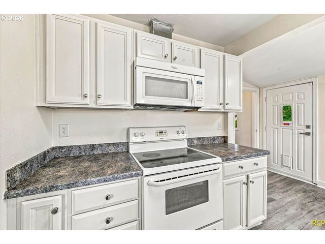 9103 Ne PRESCOTT St, Portland, OR 97220