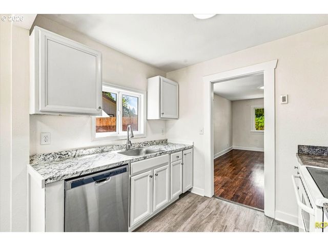 9103 Ne PRESCOTT St, Portland, OR 97220