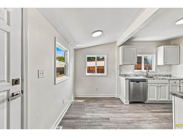 9103 Ne PRESCOTT St, Portland, OR 97220