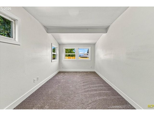 9103 Ne PRESCOTT St, Portland, OR 97220