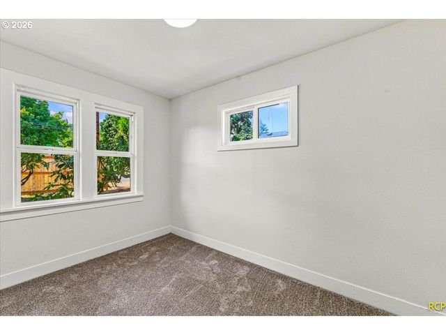 9103 Ne PRESCOTT St, Portland, OR 97220