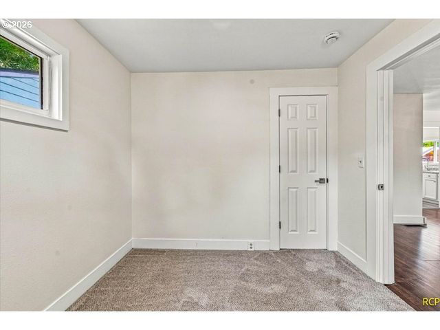 9103 Ne PRESCOTT St, Portland, OR 97220