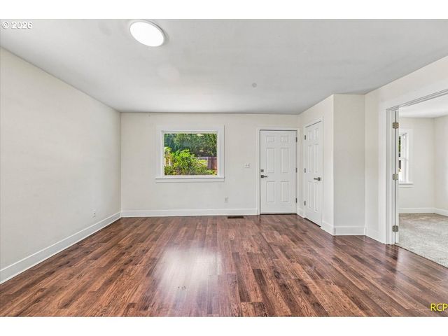9103 Ne PRESCOTT St, Portland, OR 97220