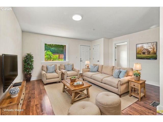 9103 Ne PRESCOTT St, Portland, OR 97220