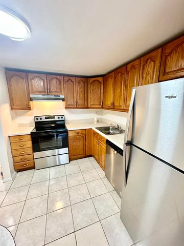 4314 NW 9th Avenue 4-2b, Deerfield Beach, FL 33064