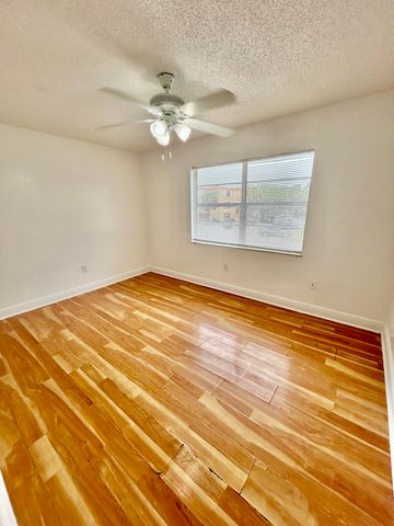 4314 NW 9th Avenue 4-2b, Deerfield Beach, FL 33064