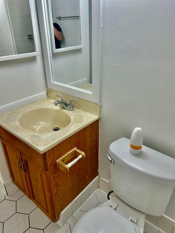 4314 NW 9th Avenue 4-2b, Deerfield Beach, FL 33064