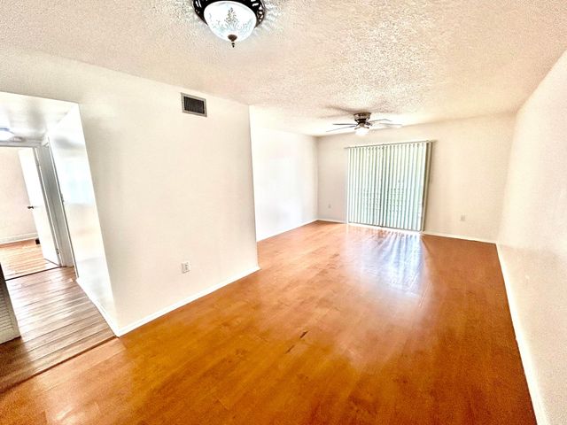 4314 NW 9th Avenue 4-2b, Deerfield Beach, FL 33064