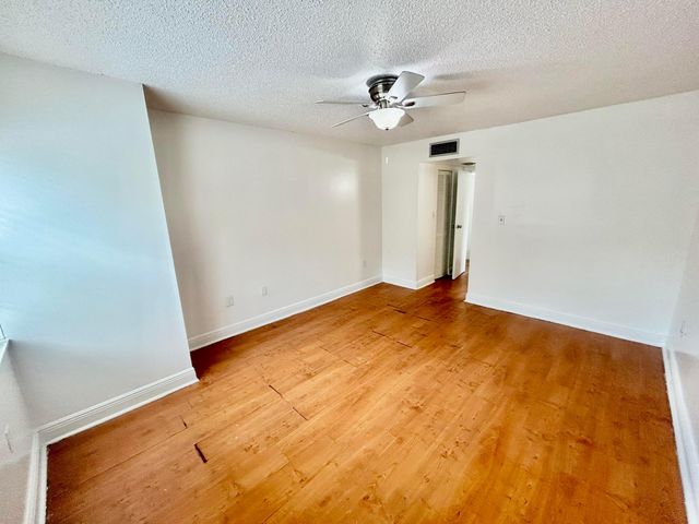 4314 NW 9th Avenue 4-2b, Deerfield Beach, FL 33064