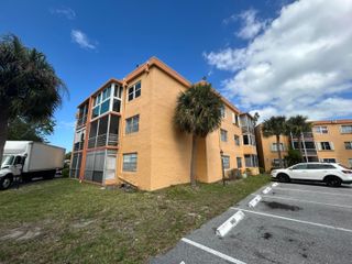 4314 NW 9th Avenue 4-2b, Deerfield Beach, FL 33064