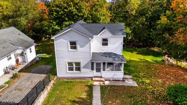 20 Ella St, Bloomingdale Boro, NJ 07403