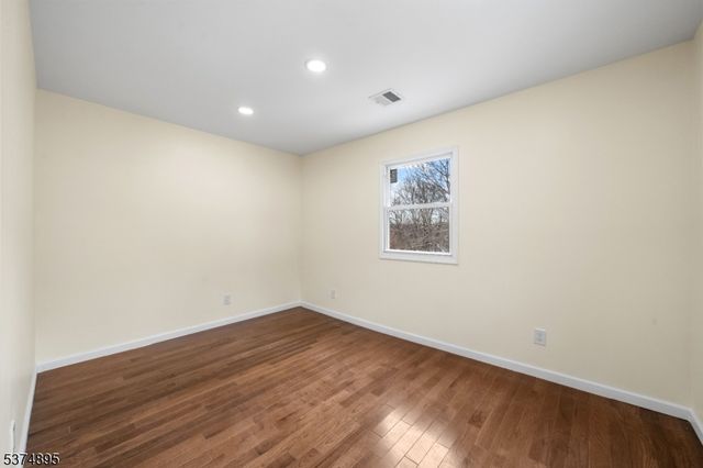 20 Ella St, Bloomingdale Boro, NJ 07403