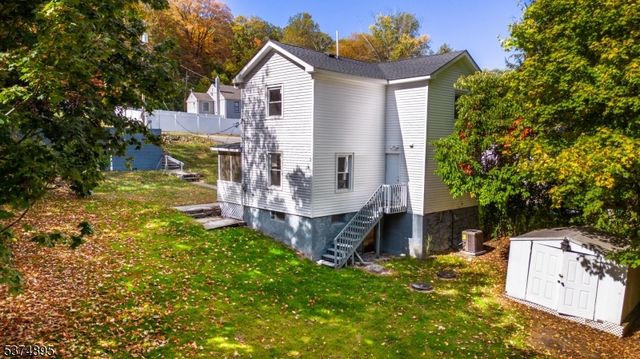 20 Ella St, Bloomingdale Boro, NJ 07403