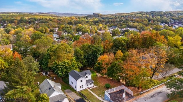 20 Ella St, Bloomingdale Boro, NJ 07403