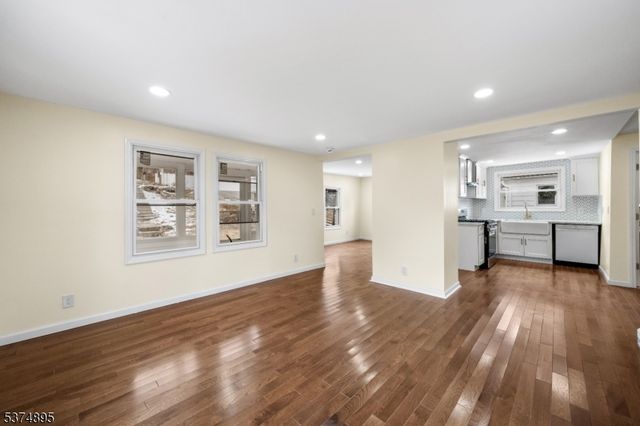 20 Ella St, Bloomingdale Boro, NJ 07403