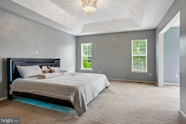 14 CAMBRIDGE LN, Berlin, NJ 08009