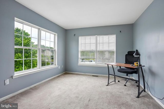 14 CAMBRIDGE LN, Berlin, NJ 08009