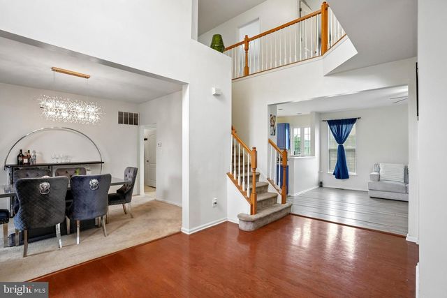 14 CAMBRIDGE LN, Berlin, NJ 08009