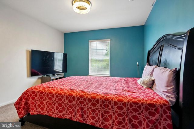 14 CAMBRIDGE LN, Berlin, NJ 08009