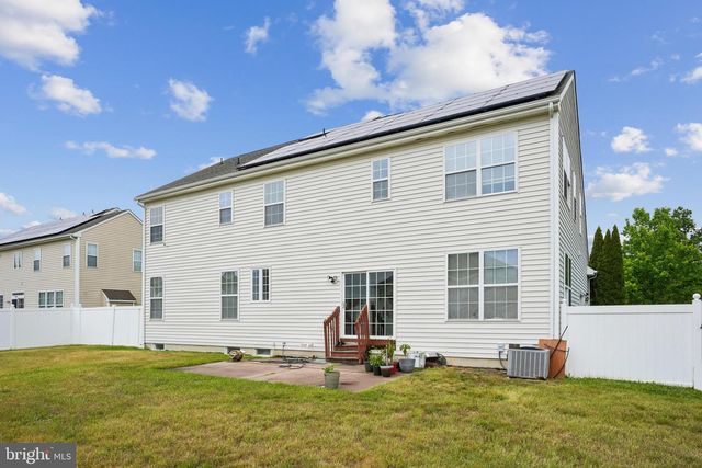 14 CAMBRIDGE LN, Berlin, NJ 08009