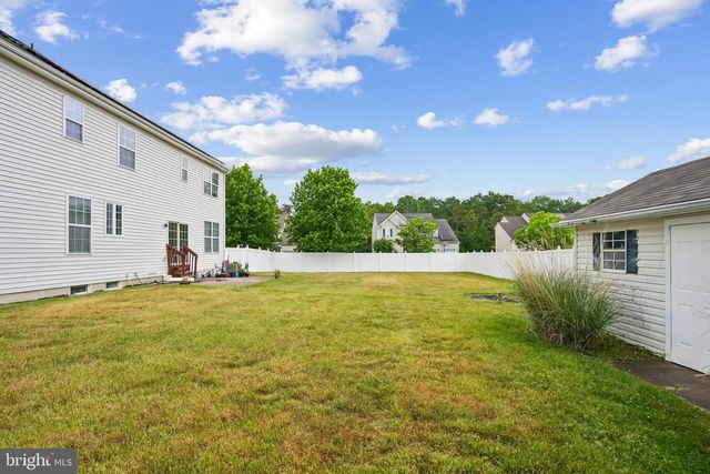 14 CAMBRIDGE LN, Berlin, NJ 08009
