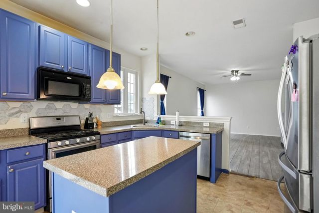 14 CAMBRIDGE LN, Berlin, NJ 08009