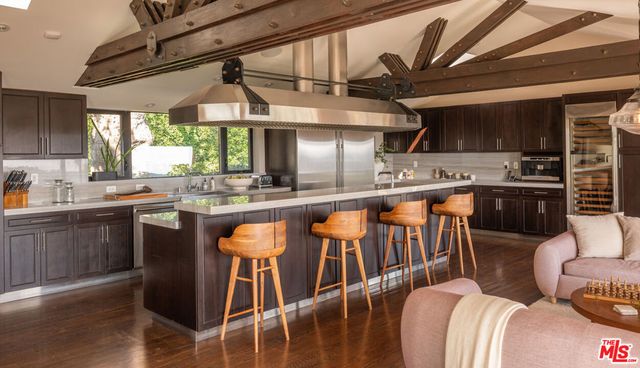 7840 Torreyson Drive, Los Angeles, CA 90046