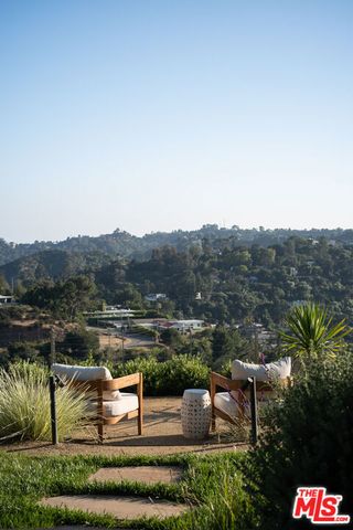 7840 Torreyson Drive, Los Angeles, CA 90046