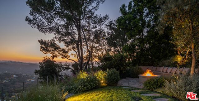 7840 Torreyson Drive, Los Angeles, CA 90046