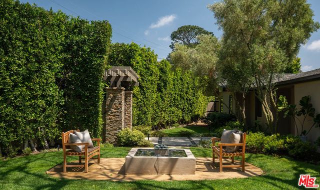 7840 Torreyson Drive, Los Angeles, CA 90046