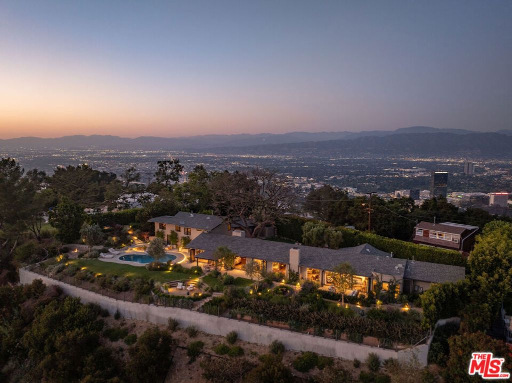 7840 Torreyson Drive, Los Angeles, CA 90046