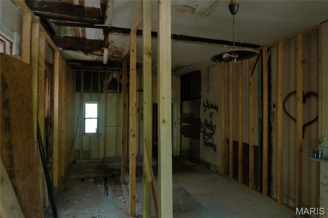 3955 N 11th Street, St Louis, MO 63107
