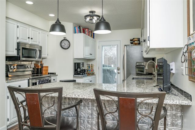 5304 Brookview Drive, West Des Moines, IA 50266