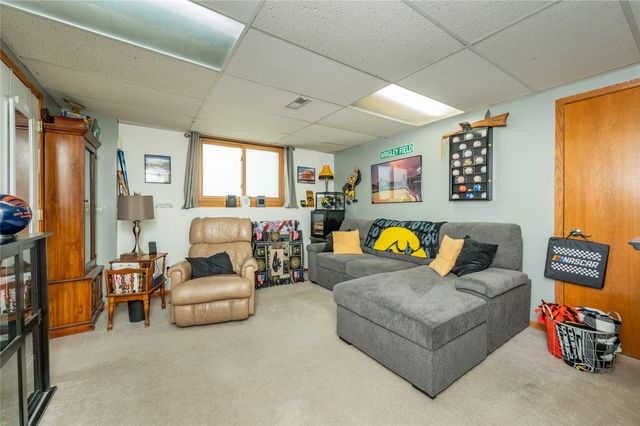 5304 Brookview Drive, West Des Moines, IA 50266