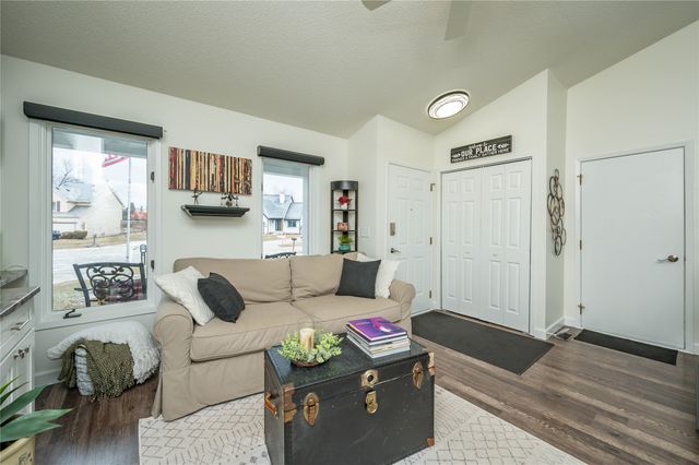 5304 Brookview Drive, West Des Moines, IA 50266