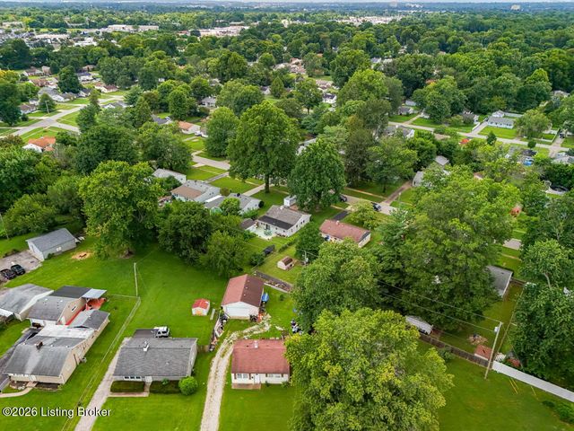 229 Flamingo Dr, Louisville, KY 40218